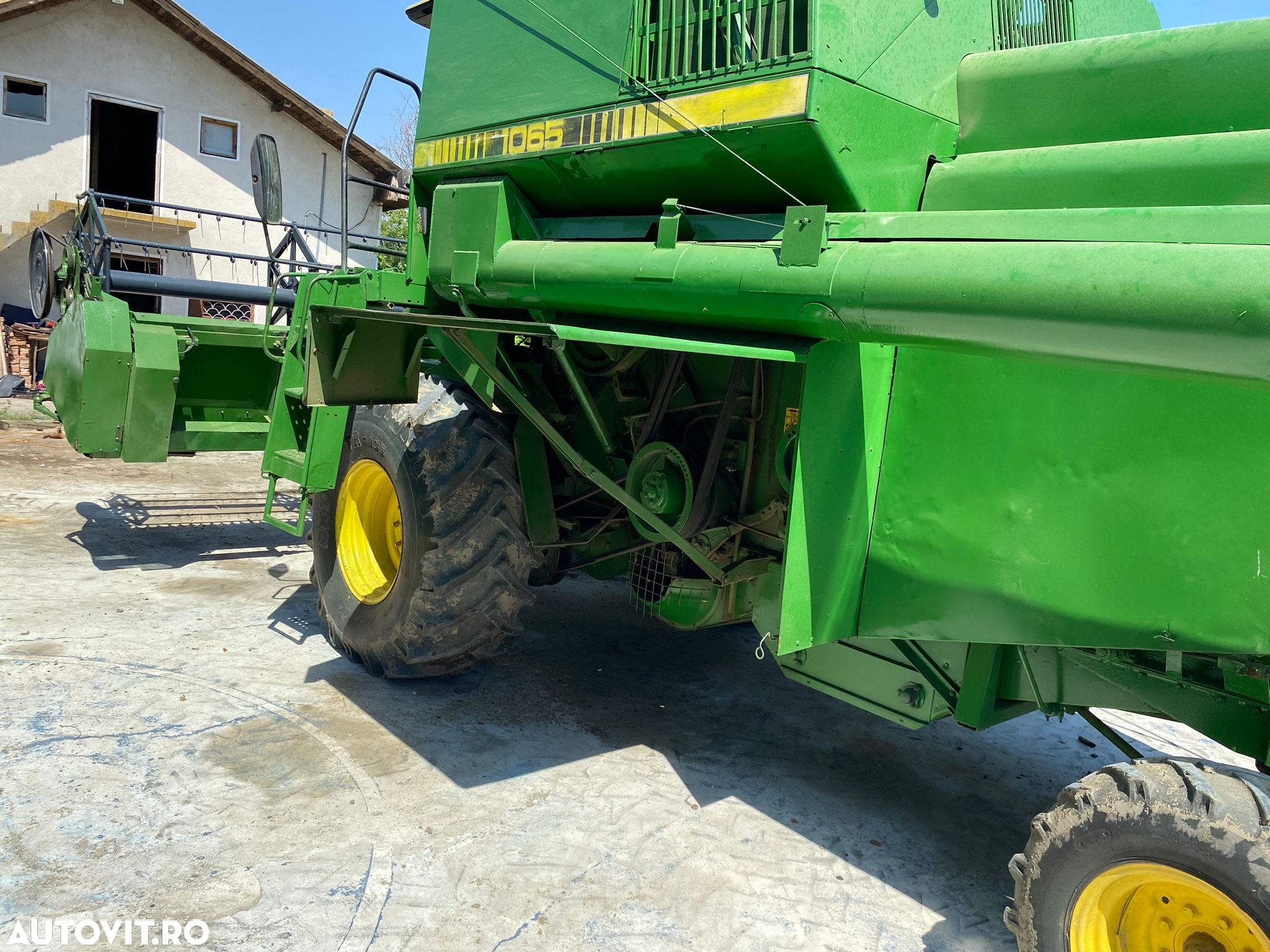 John Deere 1065 - 6