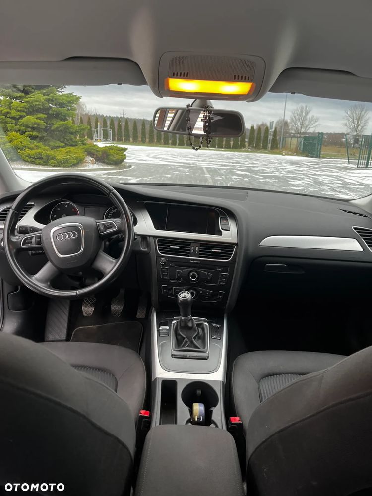 Audi A4 Limousine - 9