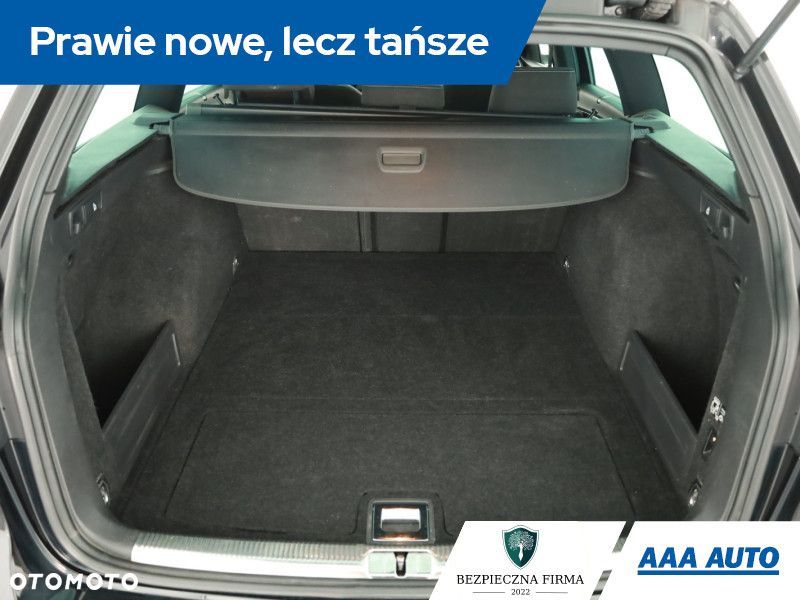 Volkswagen Passat Variant - 13
