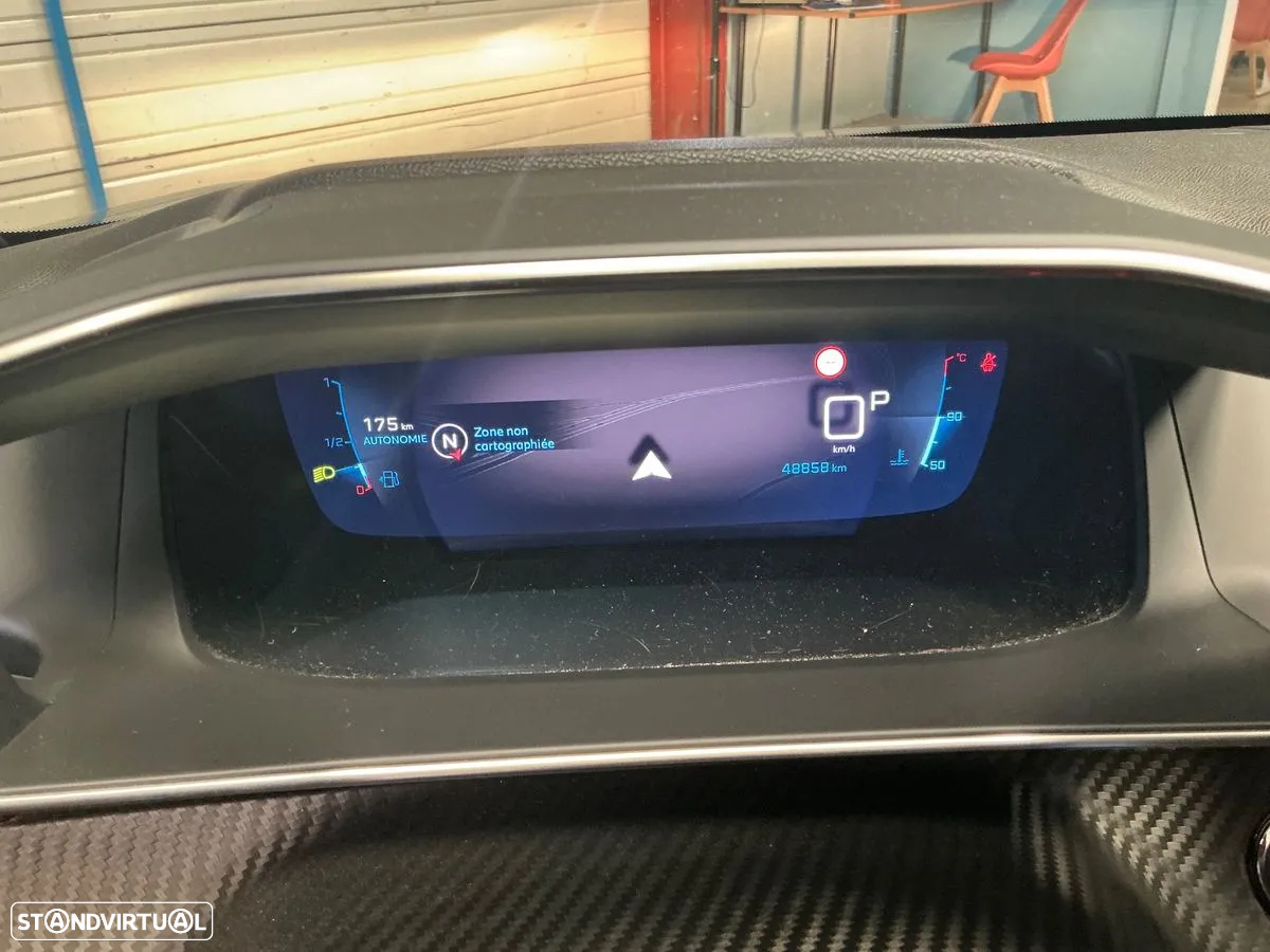 Peugeot 208 1.2 PureTech Allure EAT8 - 5