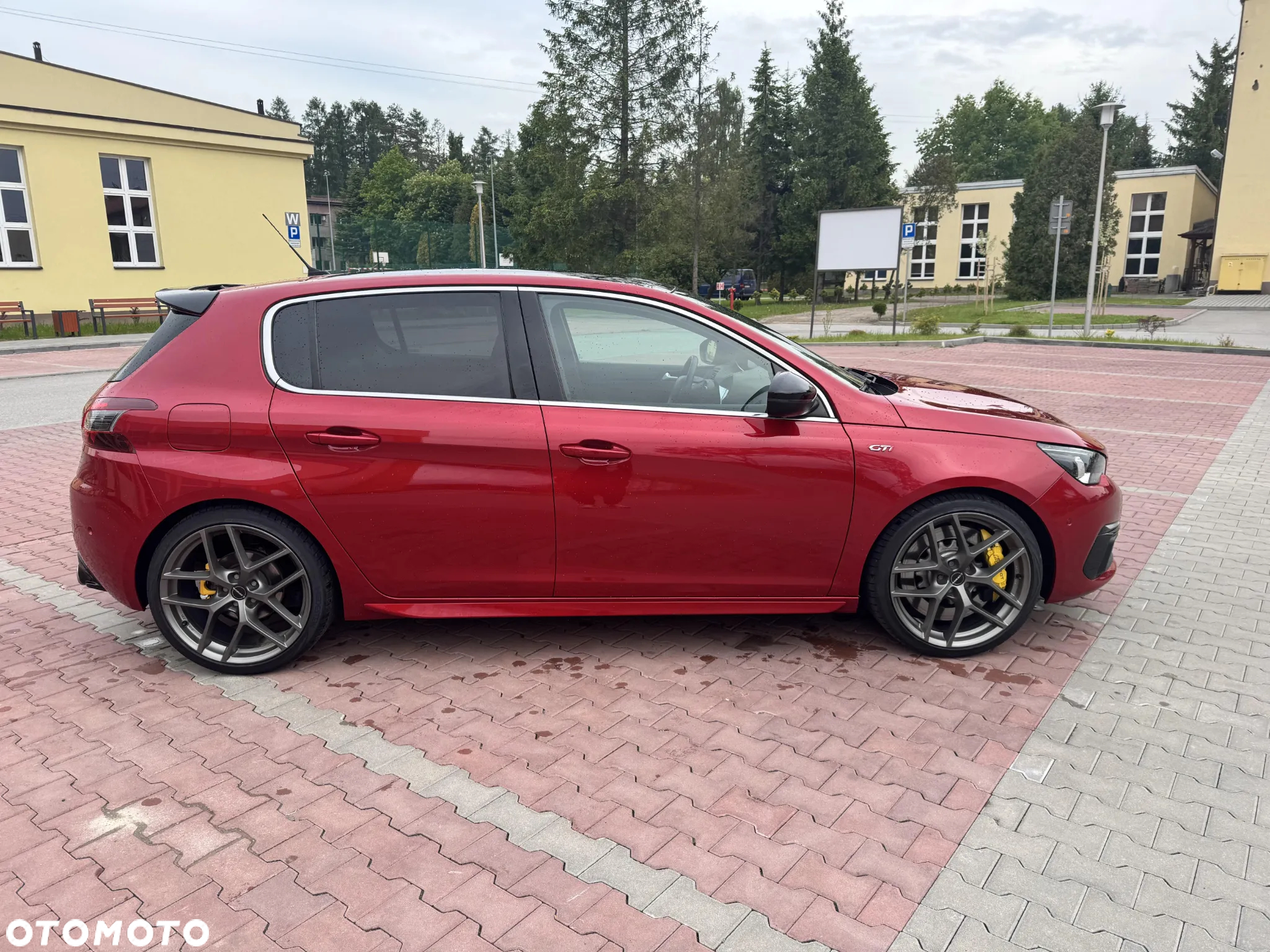 Peugeot 308 1.6 e-THP GTi by Sport S&S - 8
