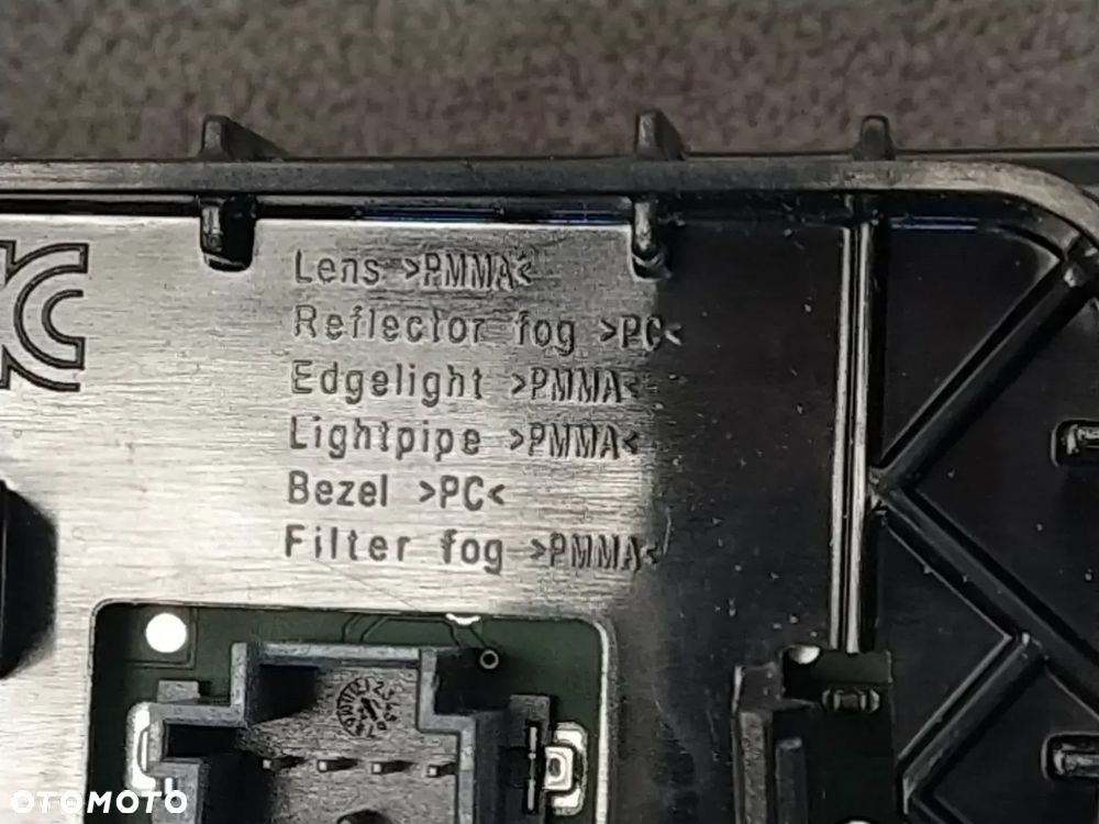 VOLVO XC60 II LAMPA LAMPY LEWA PRAWA TYŁ TYLNA W KLAPĘ ORYGINAŁ - 14