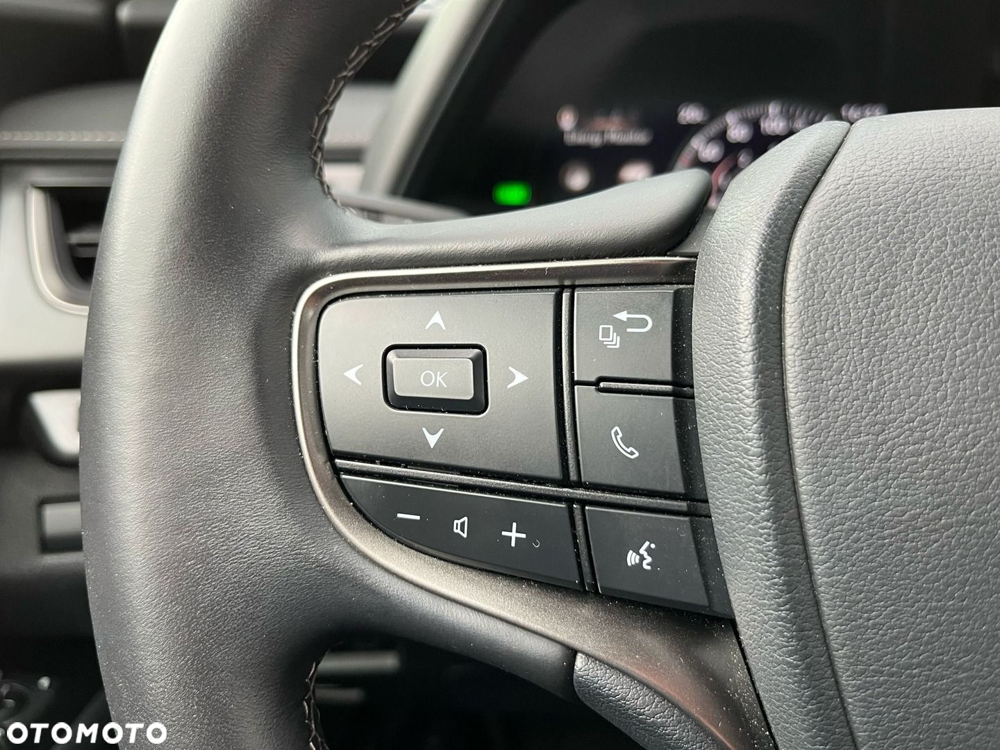 Lexus UX - 30