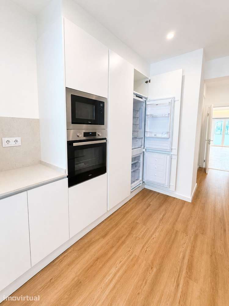 Apartamento T3 totalmente remodelado em Carnaxide - Grande imagem: 2/13