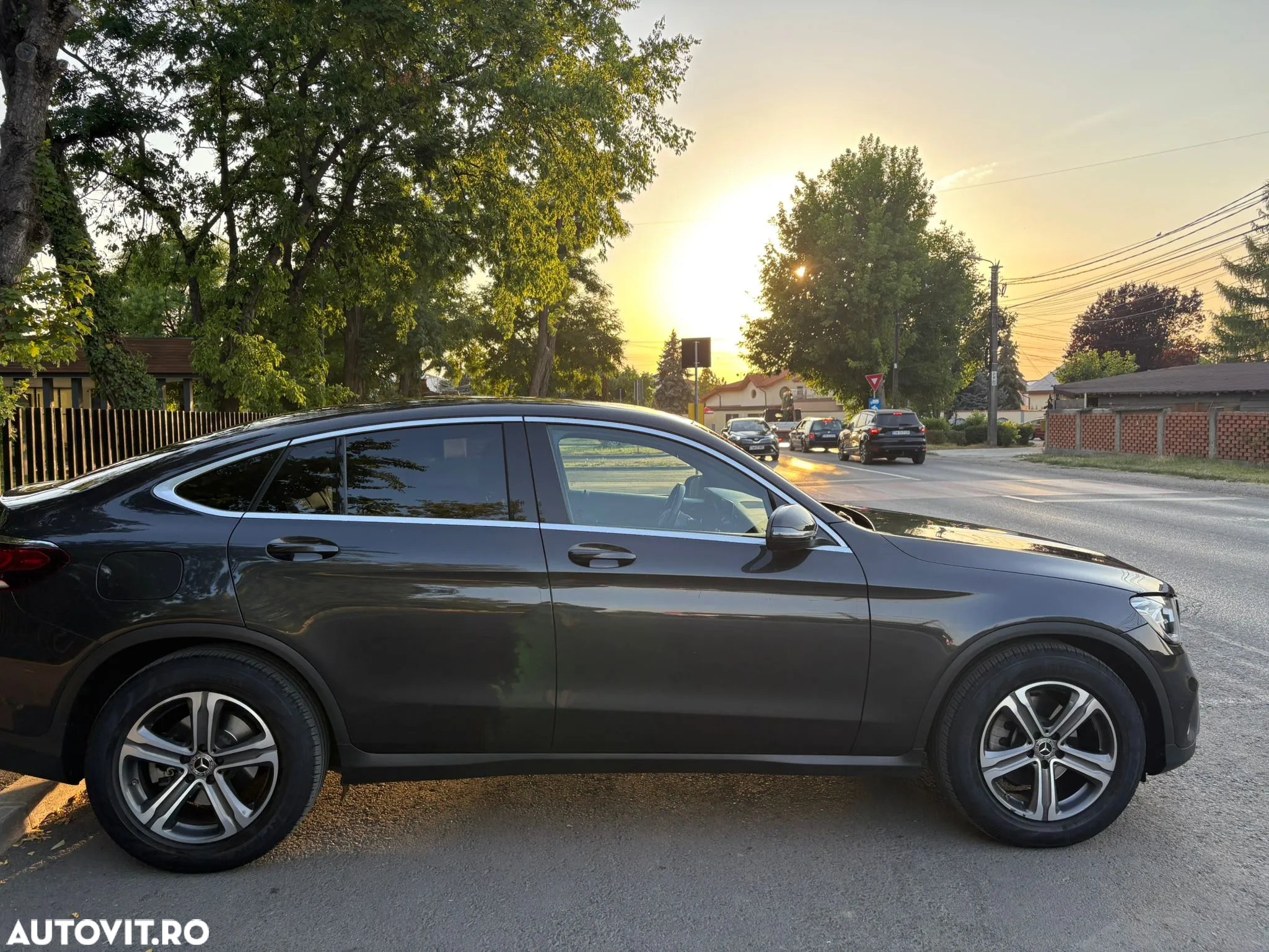 Mercedes-Benz GLC Coupe 200 4Matic 9G-TRONIC - 2