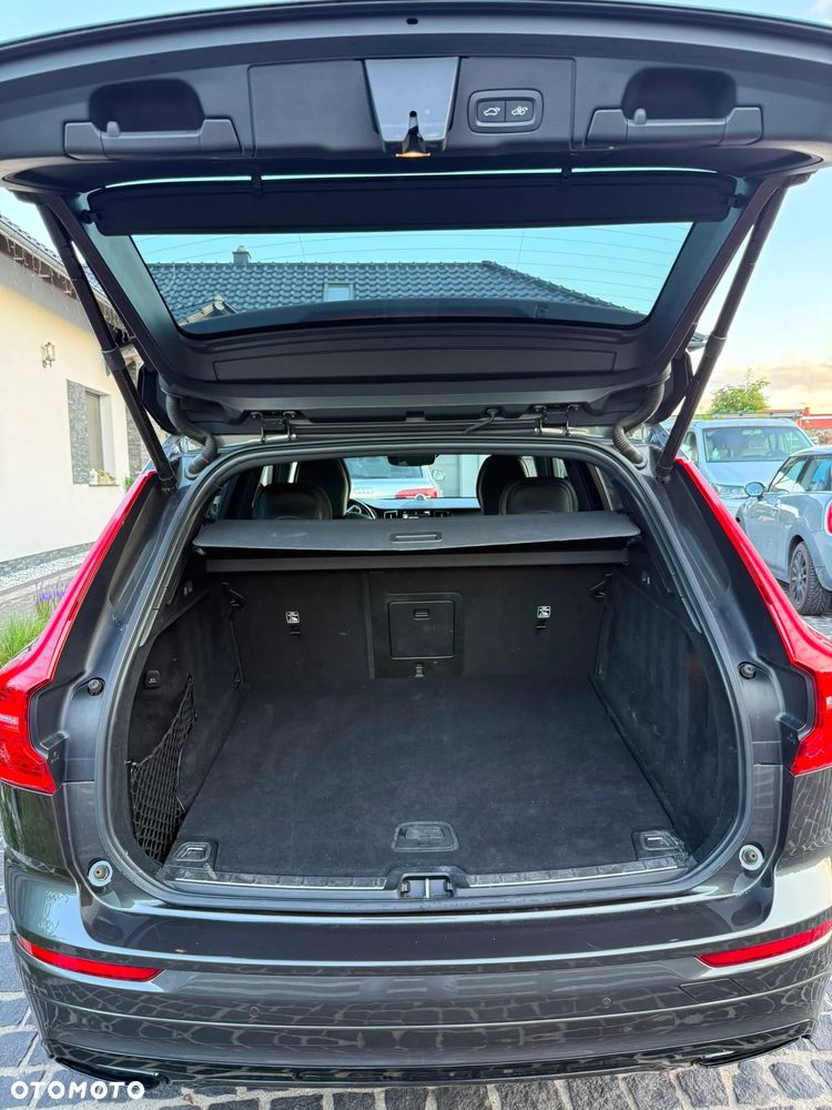Volvo XC 60 D5 AWD R-Design - 22