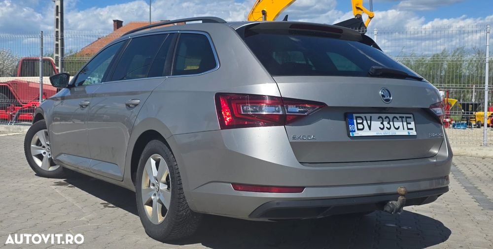 Skoda Superb 1.6 TDI GreenLine - 2