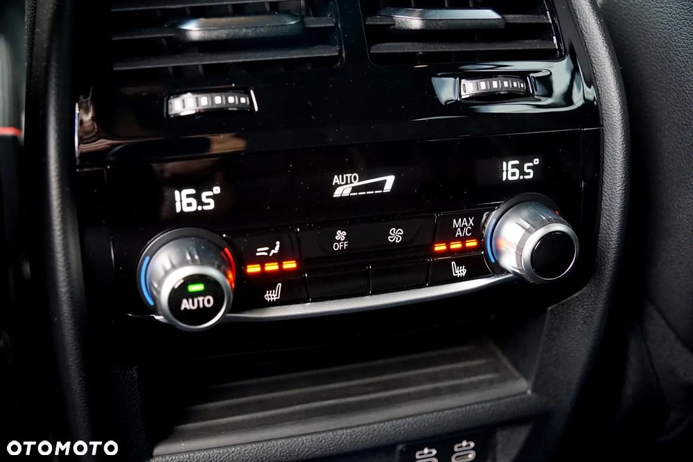 BMW Seria 5 540d xDrive Touring M Sport Edition - 24