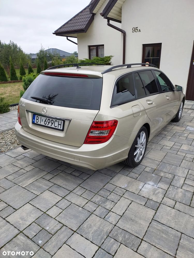 Mercedes-Benz Klasa C 200 CGI BlueEff Avantgarde - 3