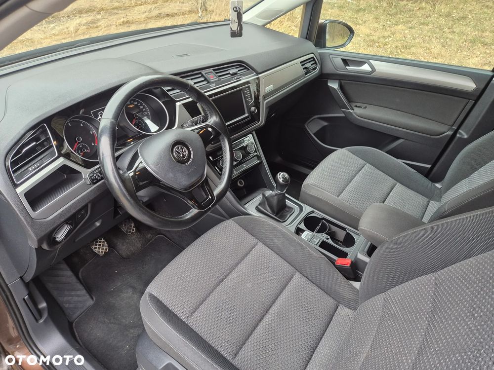 Volkswagen Touran - 8