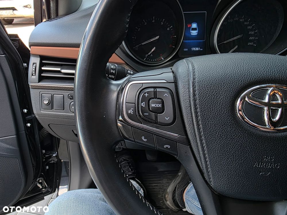 Toyota Avensis 1.8 Prestige - 11