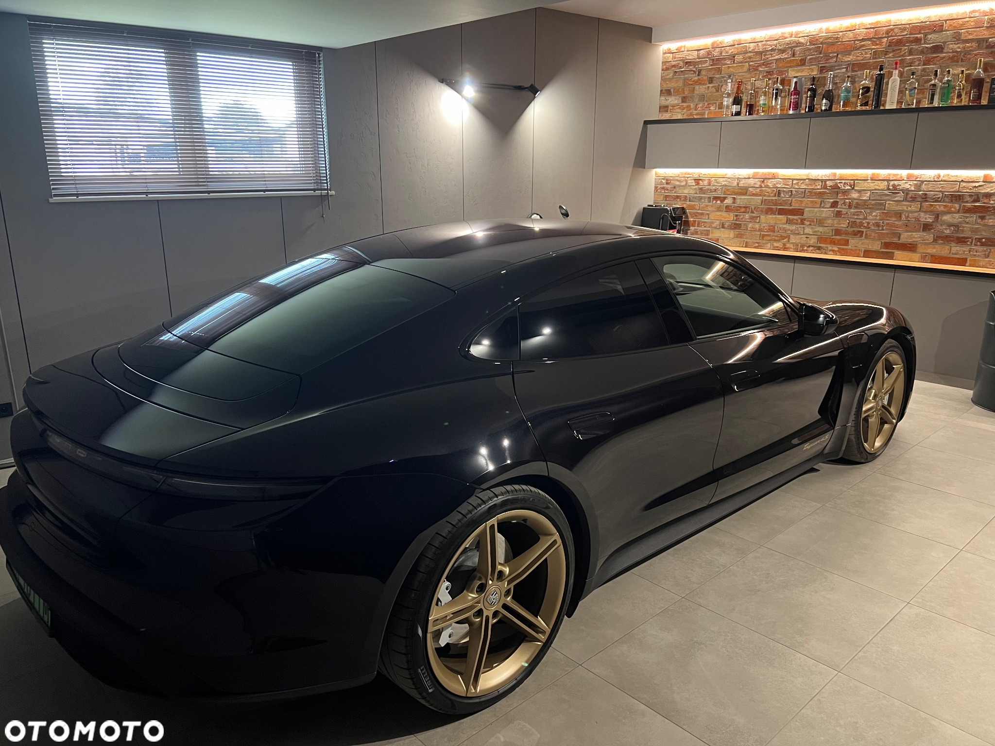 Porsche Taycan - 11