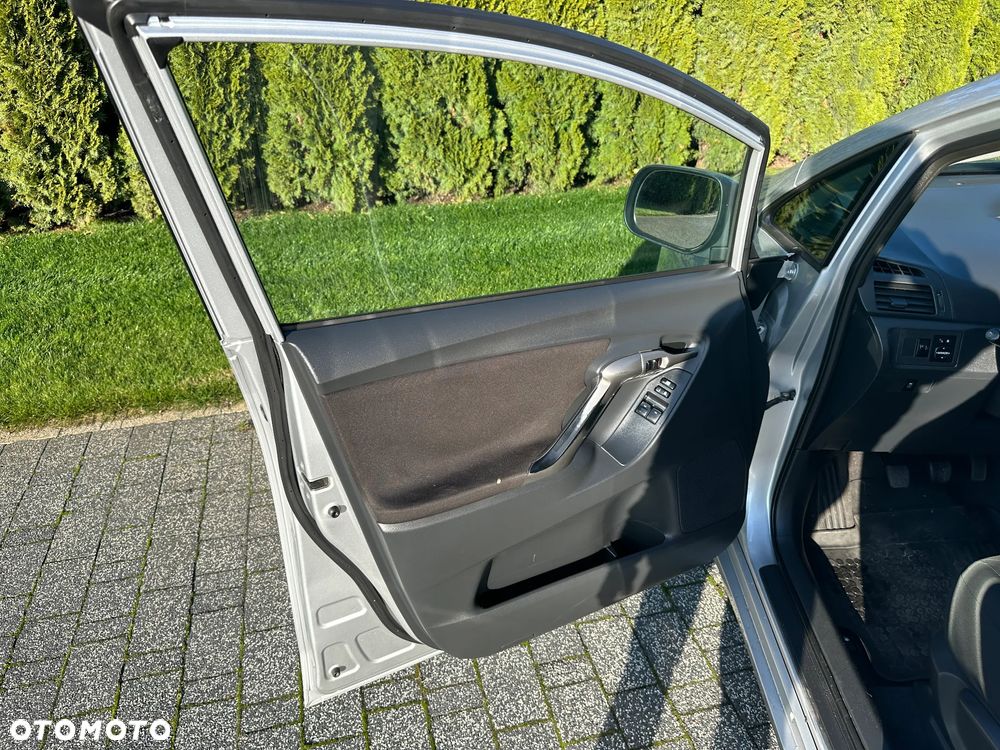 Toyota Verso 2.0 D-4D Luna - 14