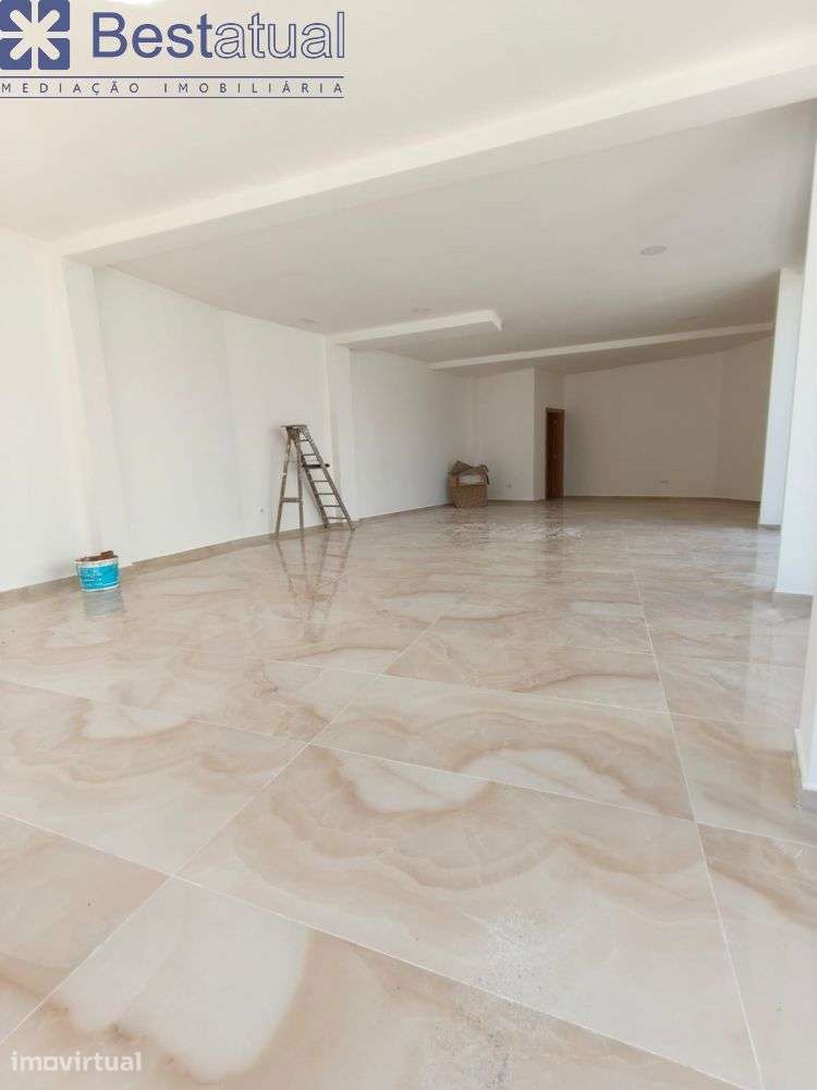 Loja C/80 m2 com 1 Lugar de Garagem - Grande imagem: 2/6