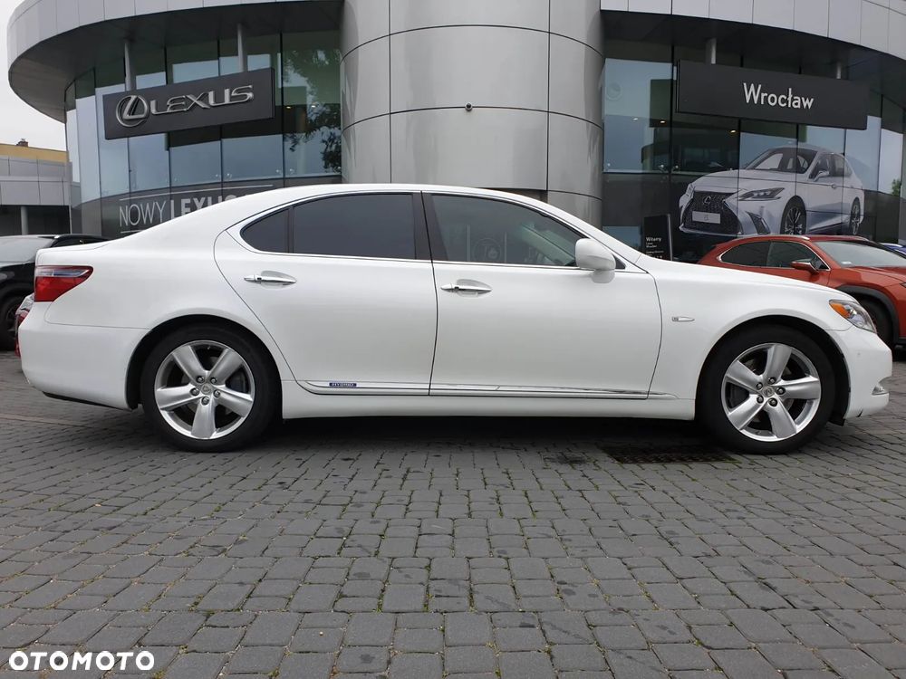 Lexus LS 600h Elegance - 27