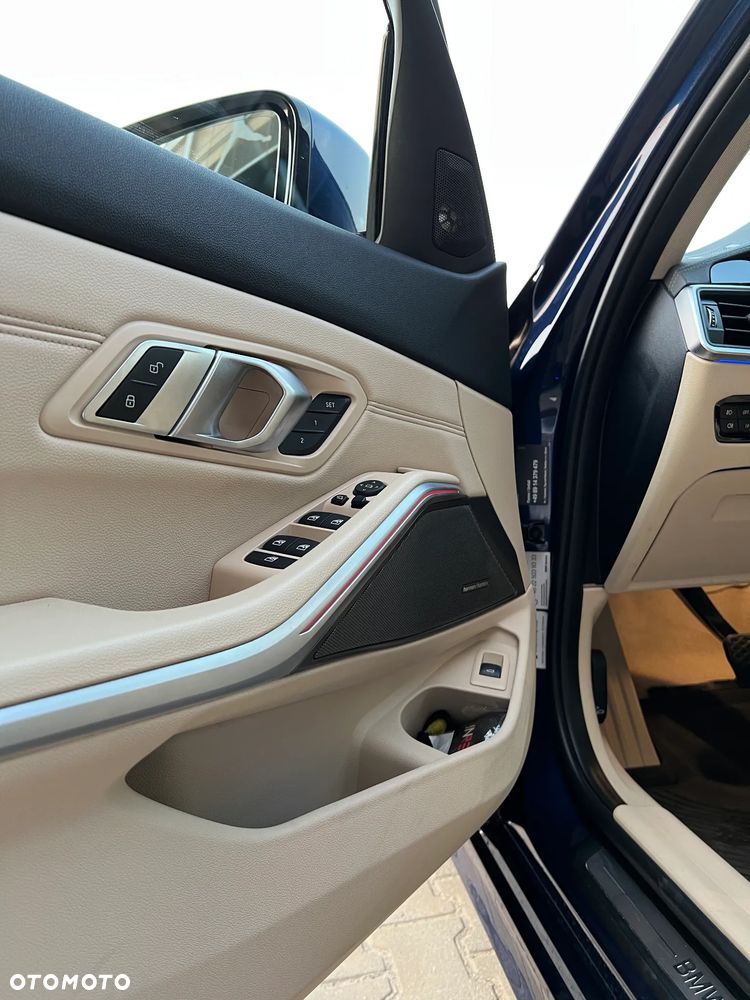 BMW Seria 3 320d Luxury Line sport - 12