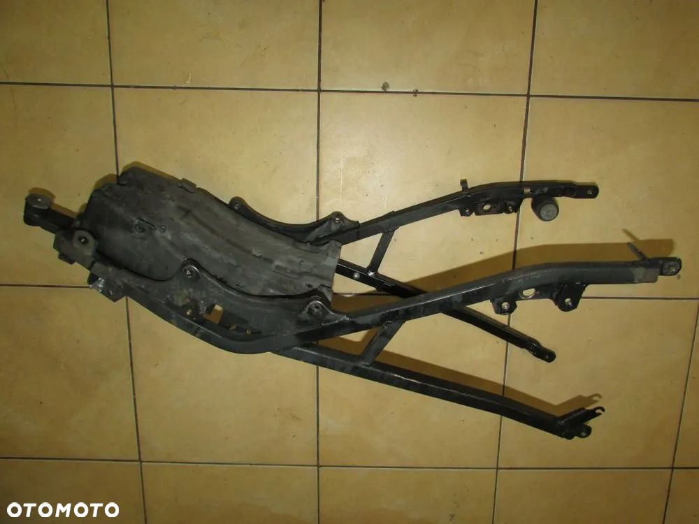 APRILIA PEGASO 650 i.e. 01-04 stelaż rama tył - 2