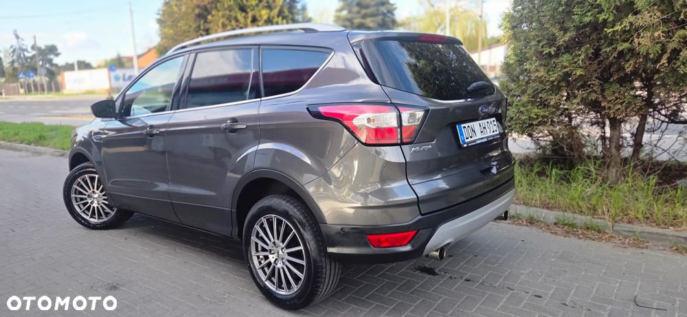 Ford Kuga 1.5 EcoBoost 2x4 Titanium - 10