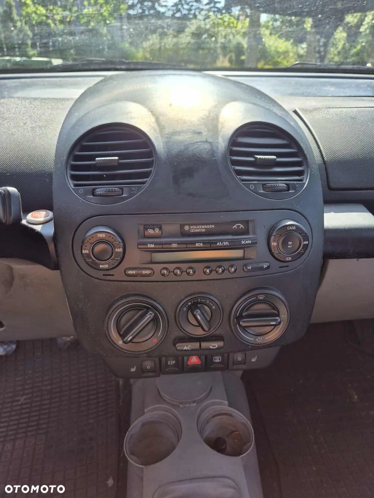 Volkswagen New Beetle 1.8T - 12