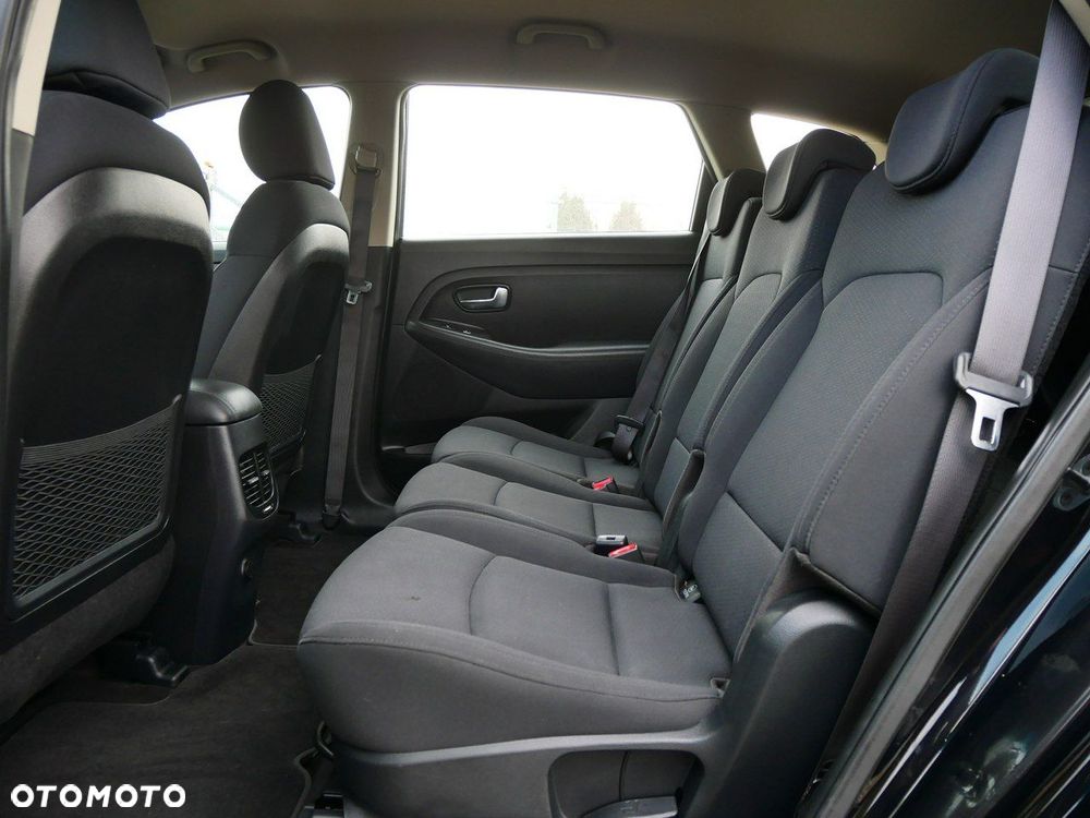 Kia Carens - 9
