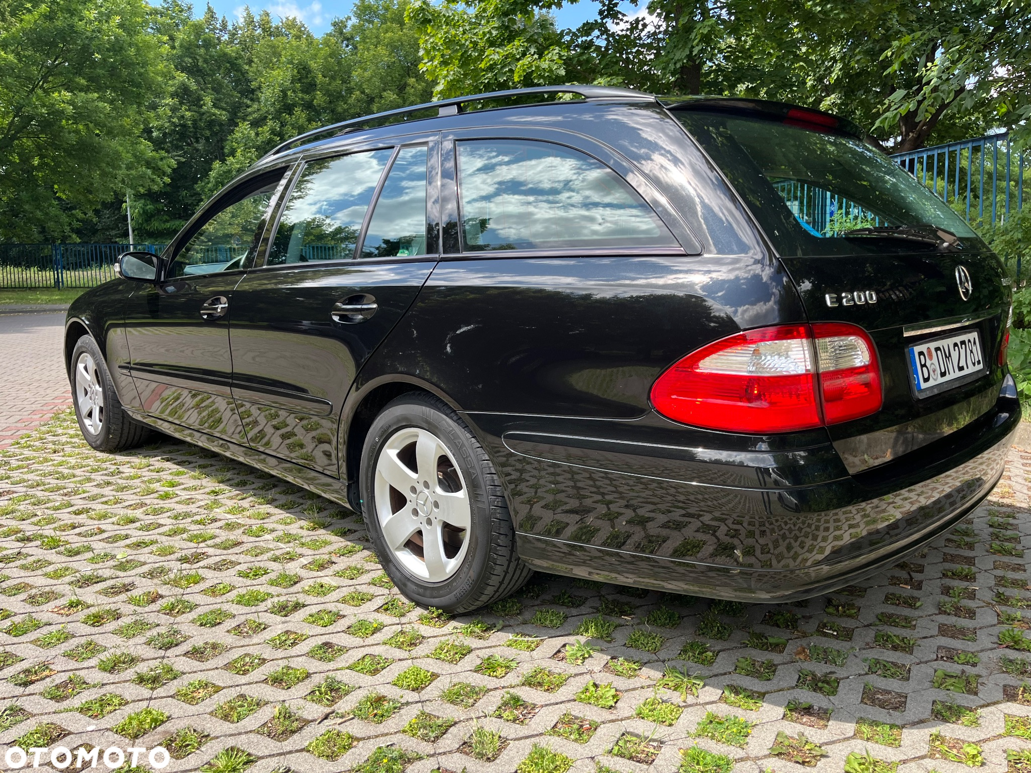Mercedes-Benz Klasa E 200 T Kompressor Automatik Classic - 2