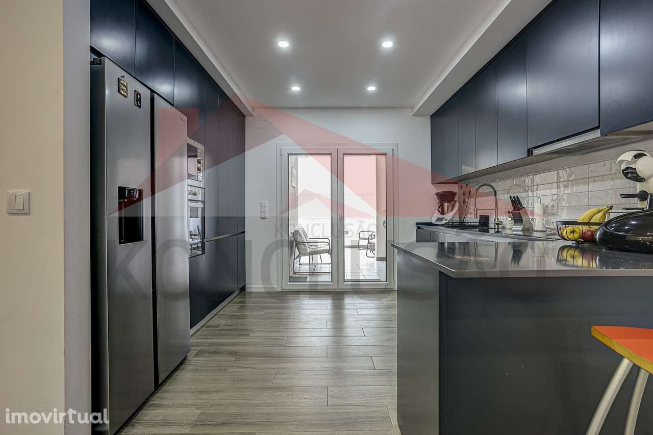 Moradia T4 de arquitetura moderna, estado de nova. - Grande imagem: 5/45