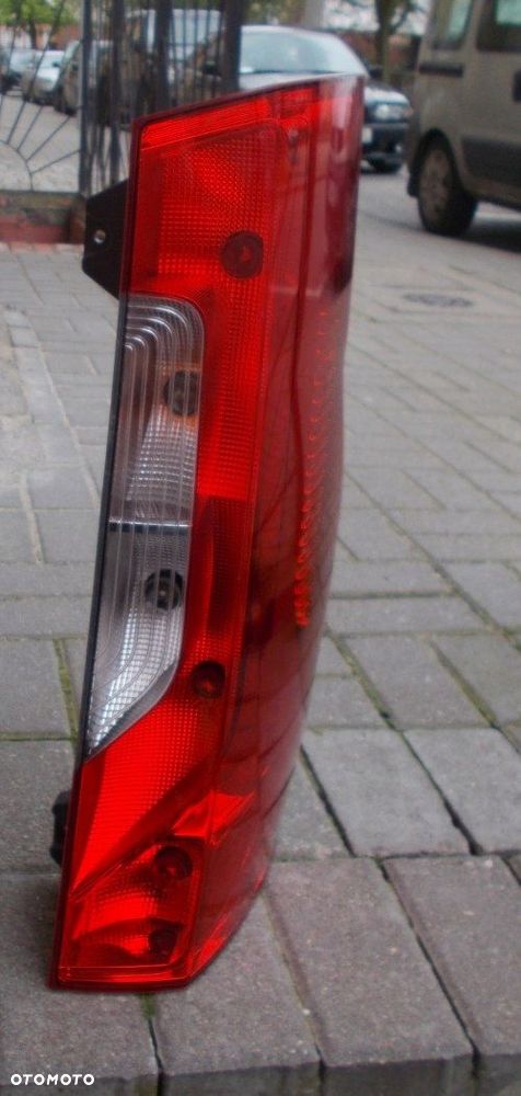 MERCEDES SPRINTER W907 W910 PRAWA LAMPA ZWYKŁA ORYGINAŁ - 1