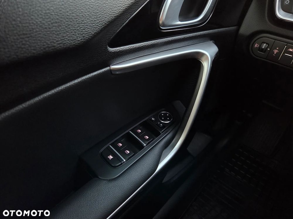 Kia XCeed 1.6 T-GDI L Business Line DCT - 27