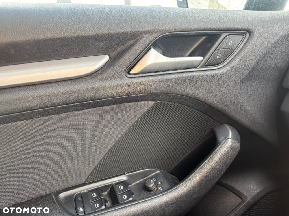 Audi A3 Sportback 1.2 TFSI Attraction - 5