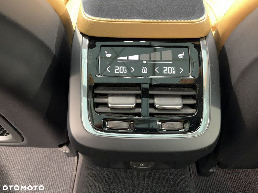 Volvo V90 Cross Country - 25