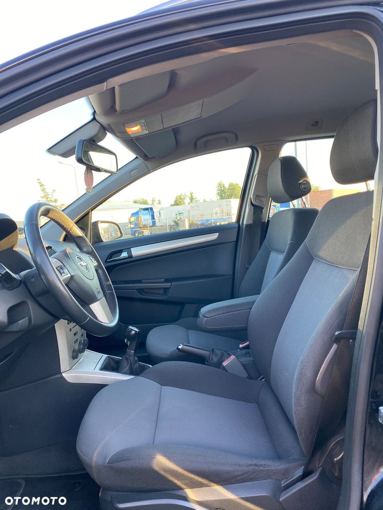 Opel Astra 1.6 Enjoy - 9
