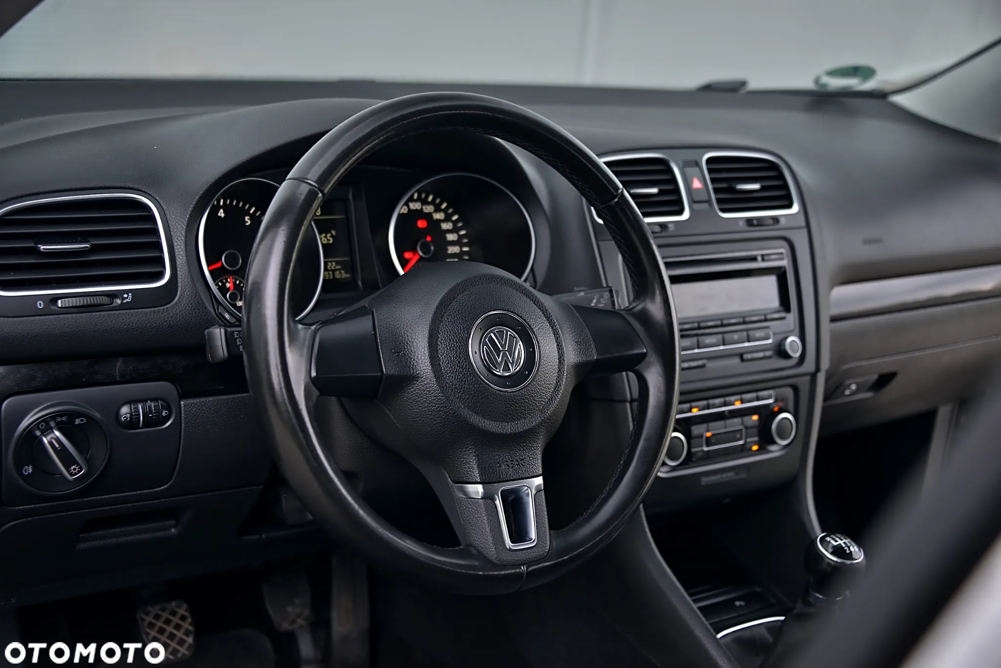 Volkswagen Golf - 22