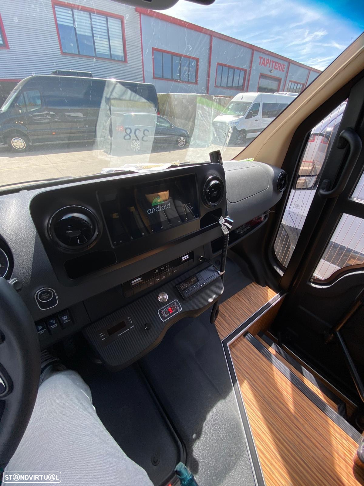 Mercedes Benz Sprinter 519 - 38