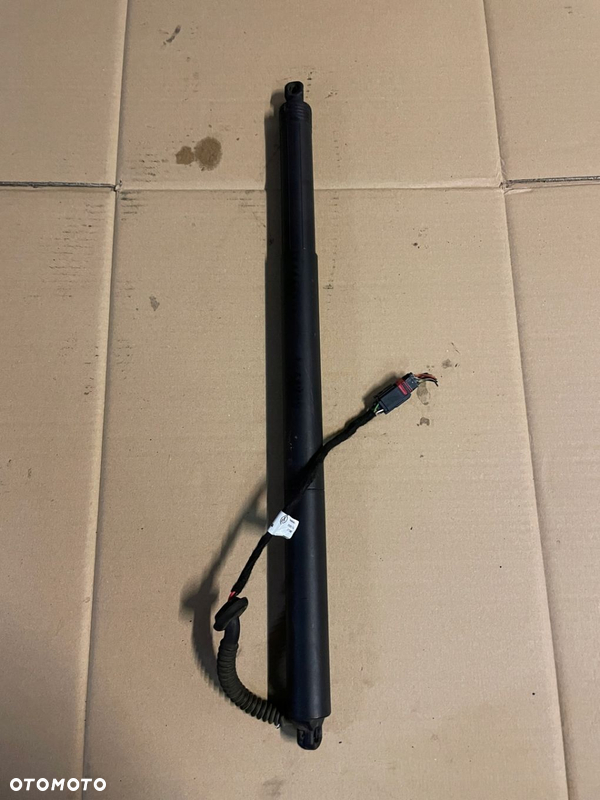 VW PASSAT B8 SIŁOWNIK KLAPY BAGAŻNIKA 3G9827851A