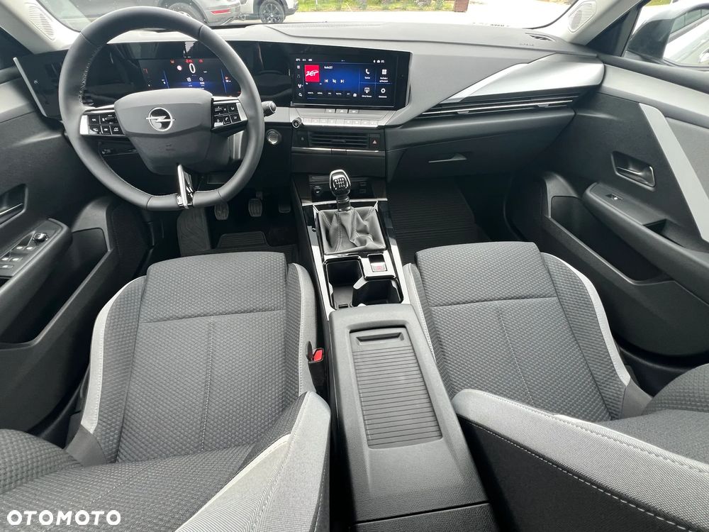 Opel Astra 1.2 T S&S - 11