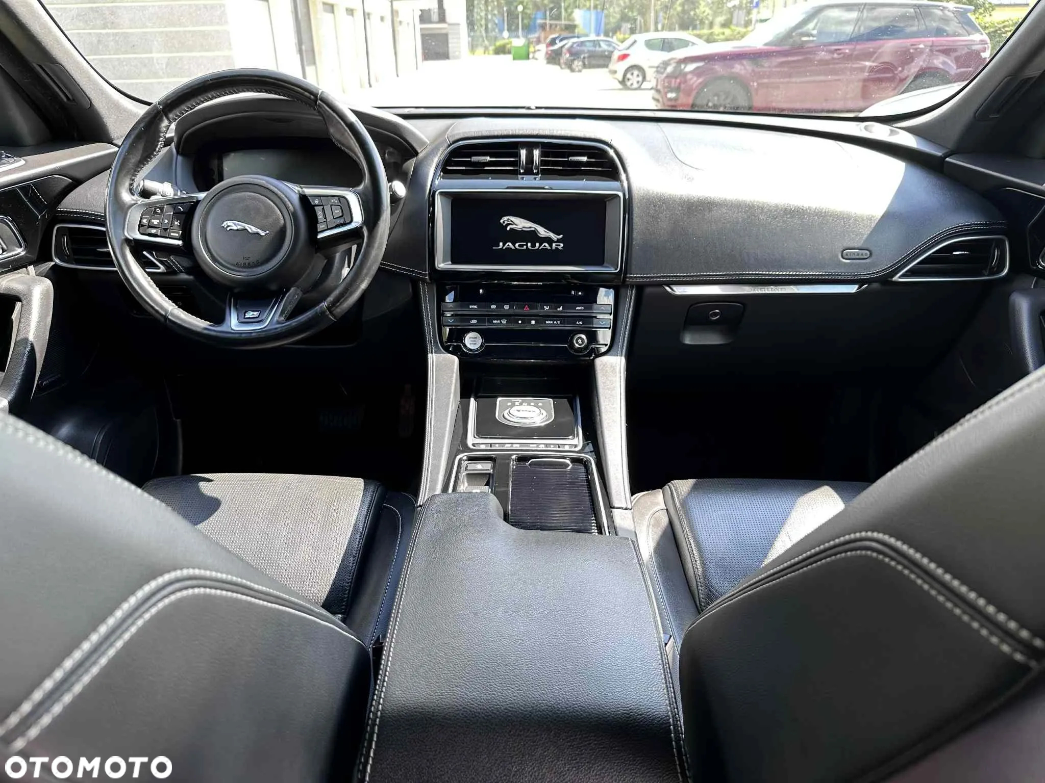 Jaguar F-Pace 20d AWD R-Sport - 11