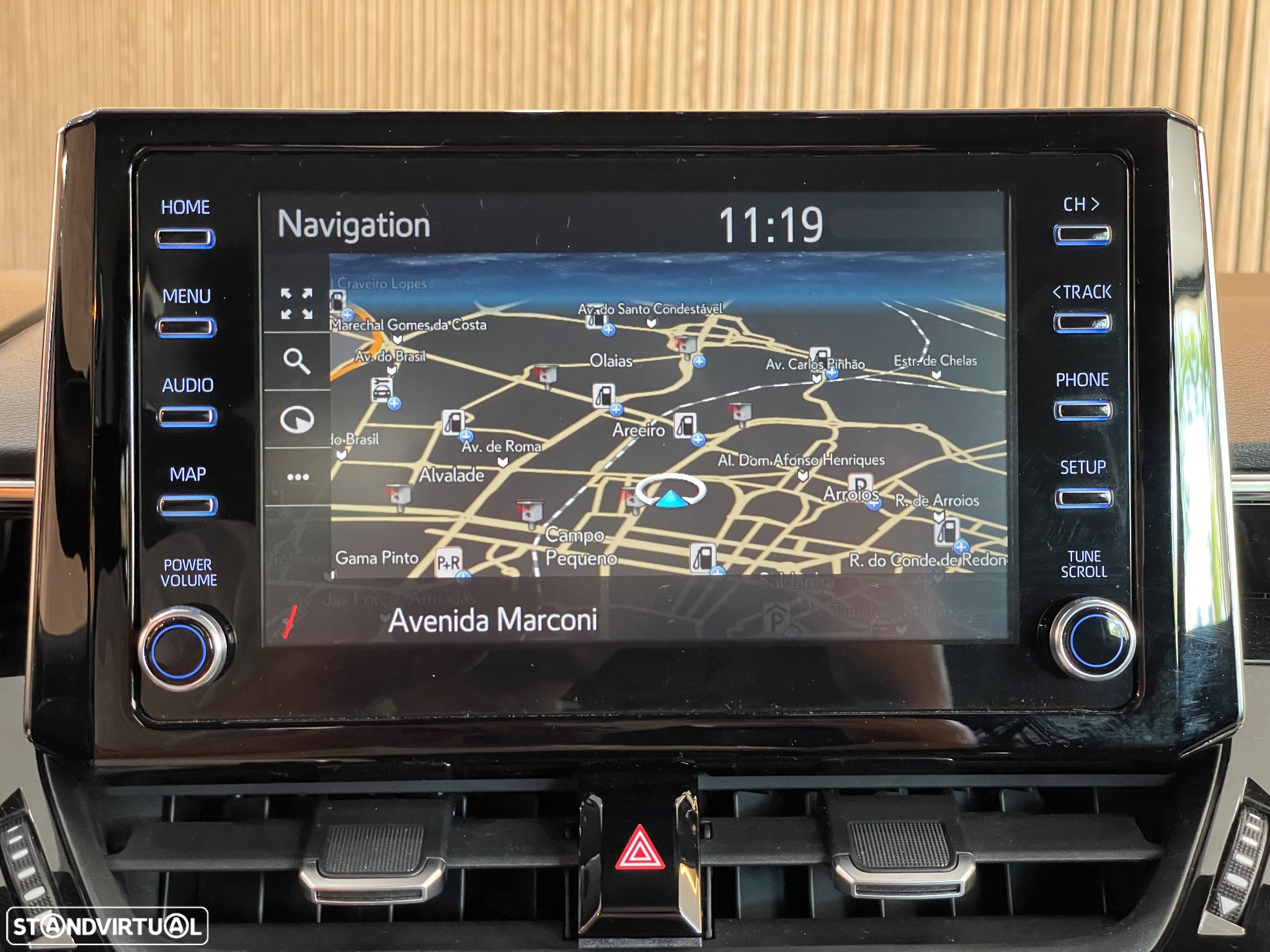 Toyota Corolla 1.8 Hybrid Exclusive - 17