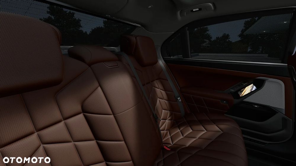 BMW Seria 7 - 11
