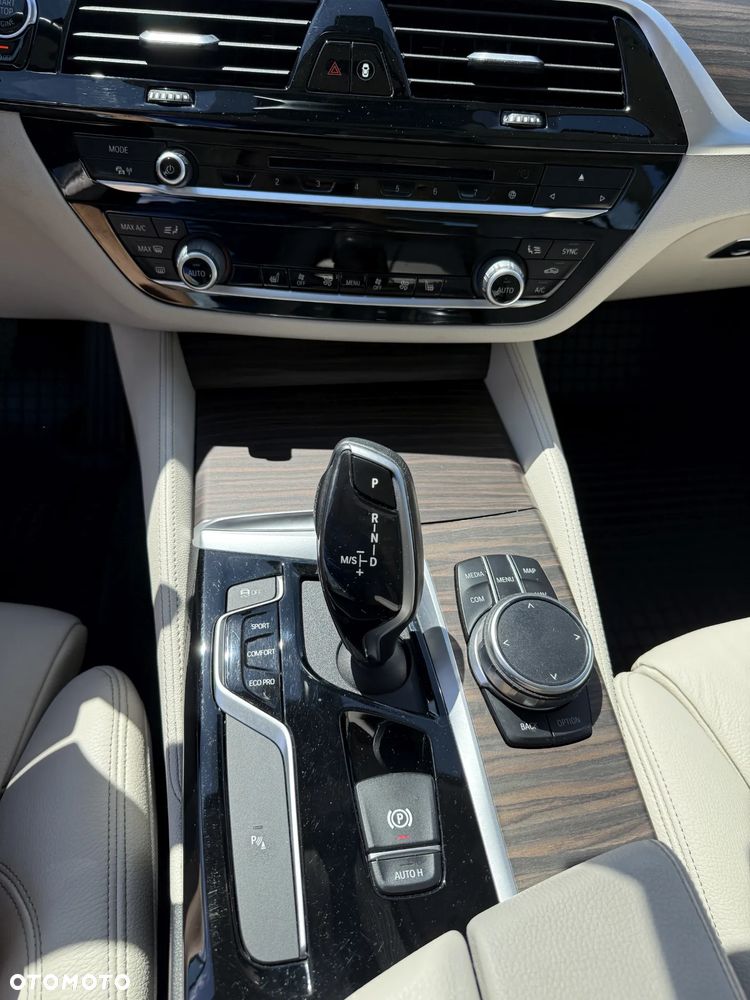 BMW Seria 5 520d xDrive Luxury Line - 21