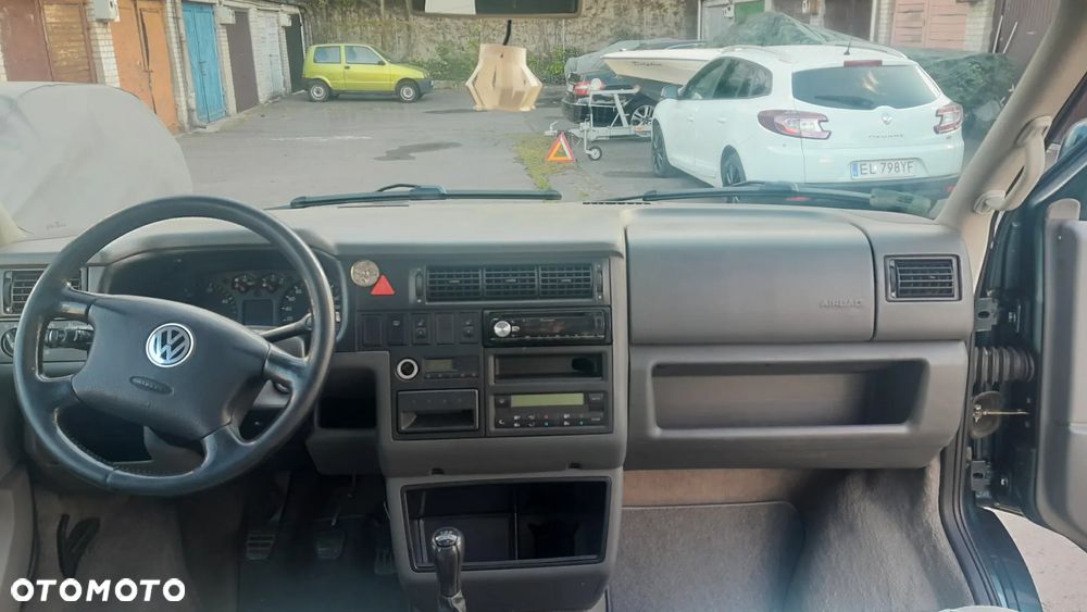 Volkswagen Multivan - 24