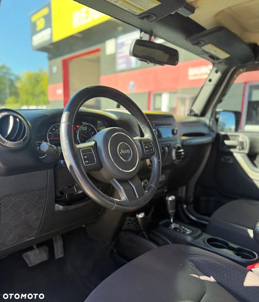 Jeep Wrangler - 12