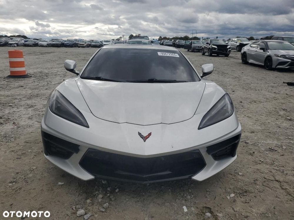 Chevrolet Corvette - 5