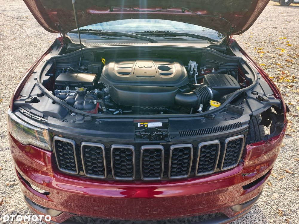 Jeep Grand Cherokee - 24