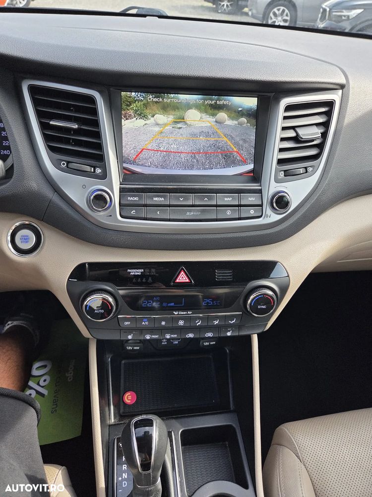 Hyundai Tucson 2.0 CRDI 4WD Automatik Style - 9
