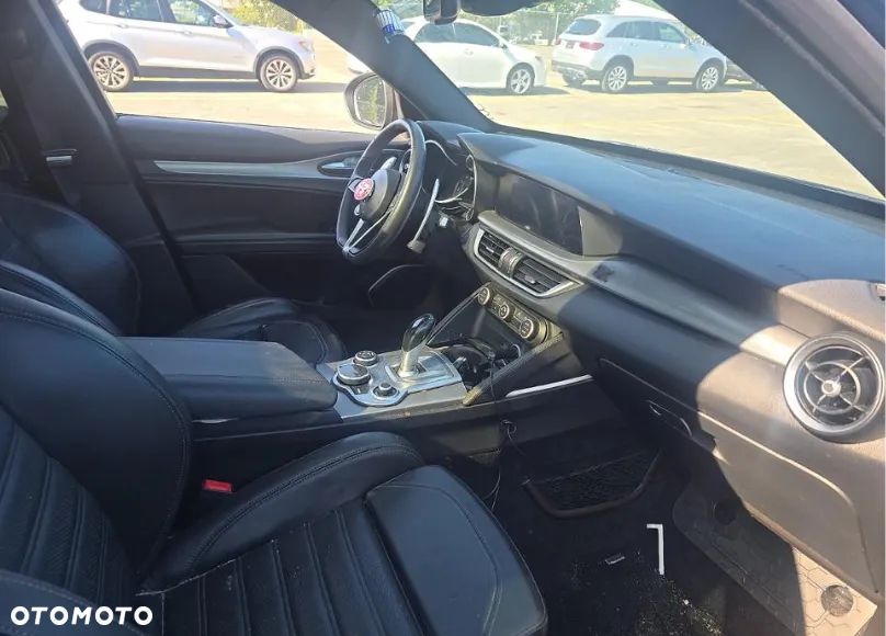 Alfa Romeo Stelvio 2.0 Turbo TI Q4 - 9