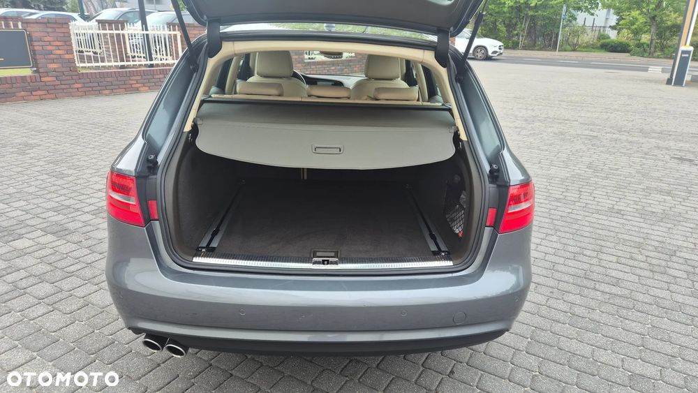 Audi A4 Avant 2.0 TDI DPF clean diesel multitronic Ambiente - 11