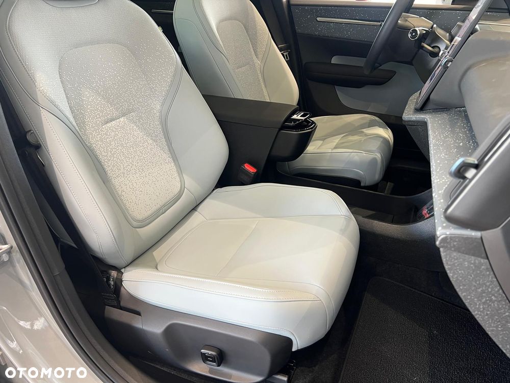 Volvo EX30 Twin Motor Performance AWD Ultra - 18