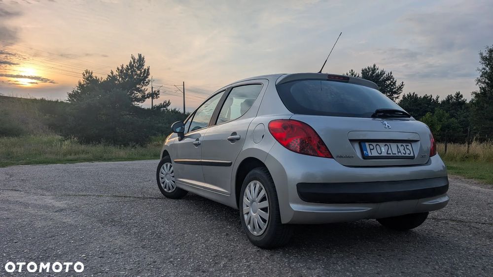 Peugeot 207 1.4 16V Trendy - 8