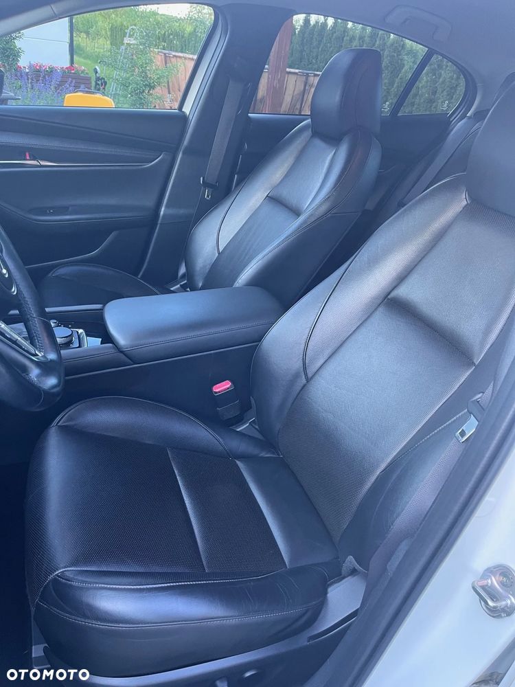 Mazda 3 2.0 mHEV Hikari - 9