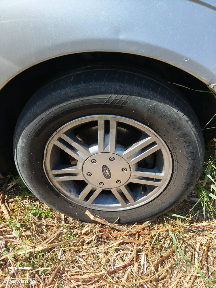 Ford Focus SW 1.8 TDdi Comfort - 4